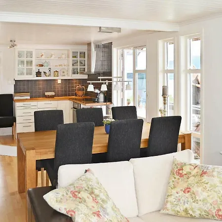 Three-bedroom Holiday In Sandhornoy Nyaraló