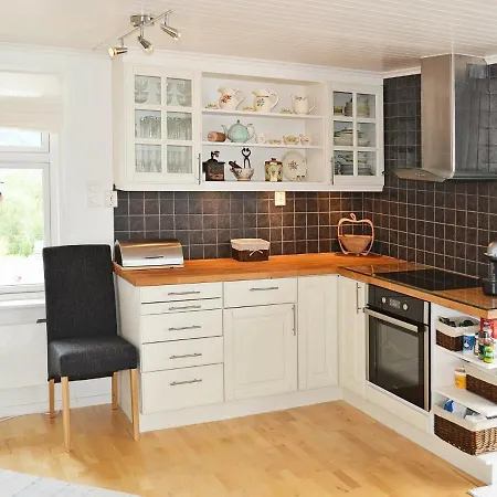 Three-bedroom Holiday In Sandhornoy