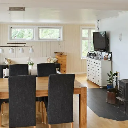 Three-bedroom Holiday In Sandhornoy Nyaraló