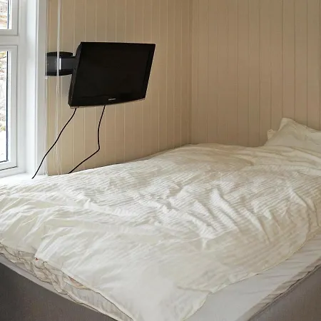 Three-bedroom Holiday In Sandhornoy Nyaraló